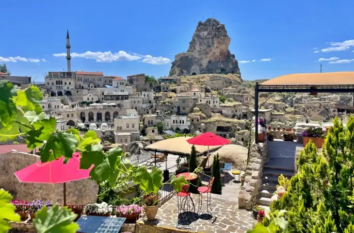 Hezen Cave Hotel teras manzarası Ortahisar Kapadokya